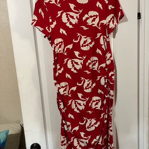 COPY - Isabel maternity red fitted dress - Picture 2 of 6